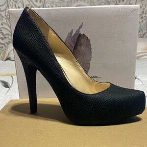 Jessica Simpson Black Textured Heels